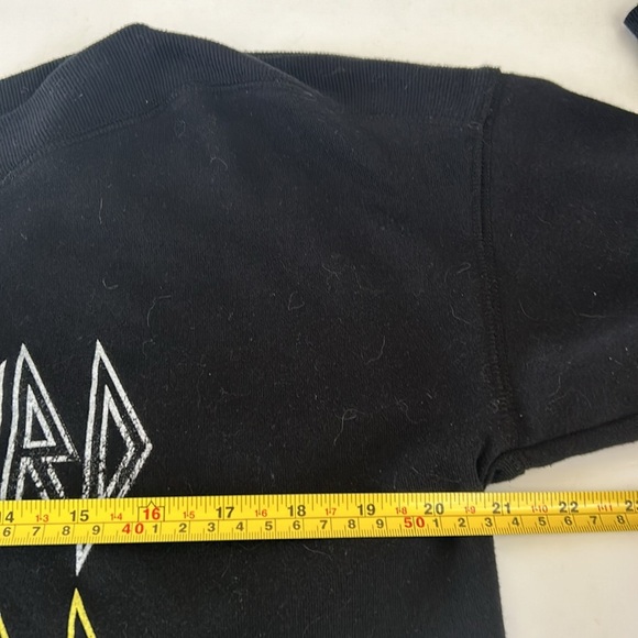 Def Leppard black graphic leopard boatneck sweatshirt rock band sweatshirt - Picture 14 of 16